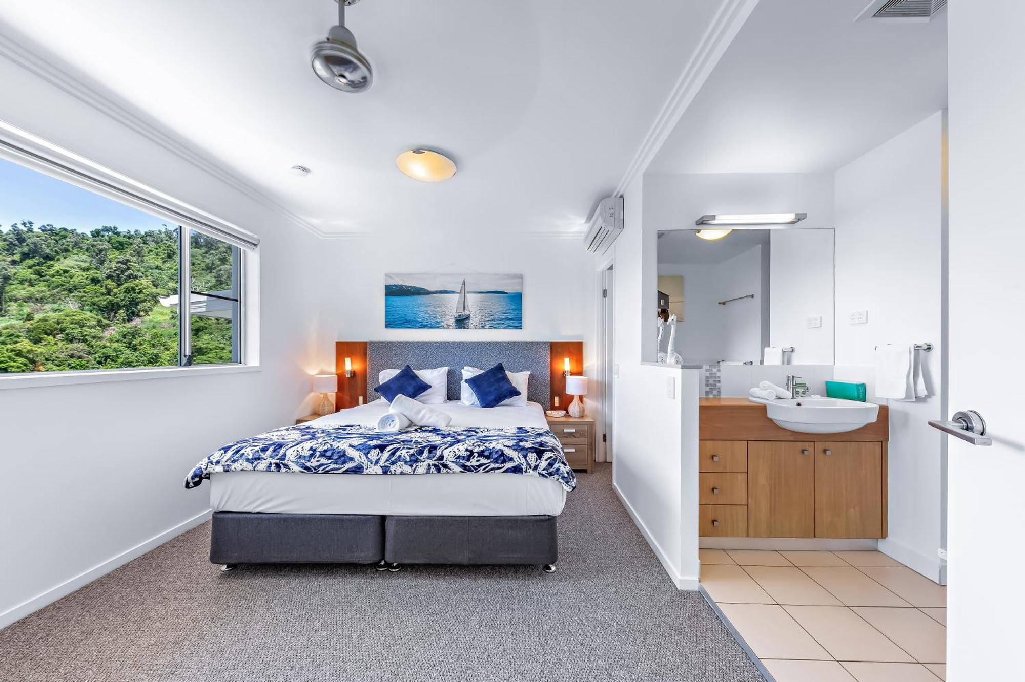 Airlie Summit Apartments Airlie Beach Exterior photo