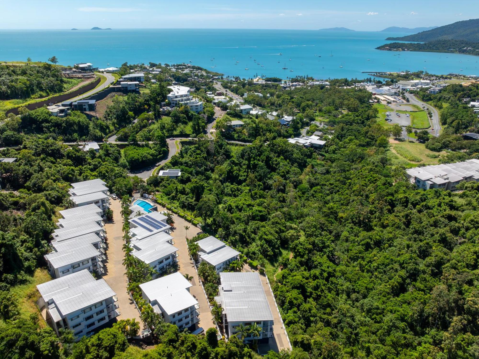 Airlie Summit Apartments Airlie Beach Exterior photo