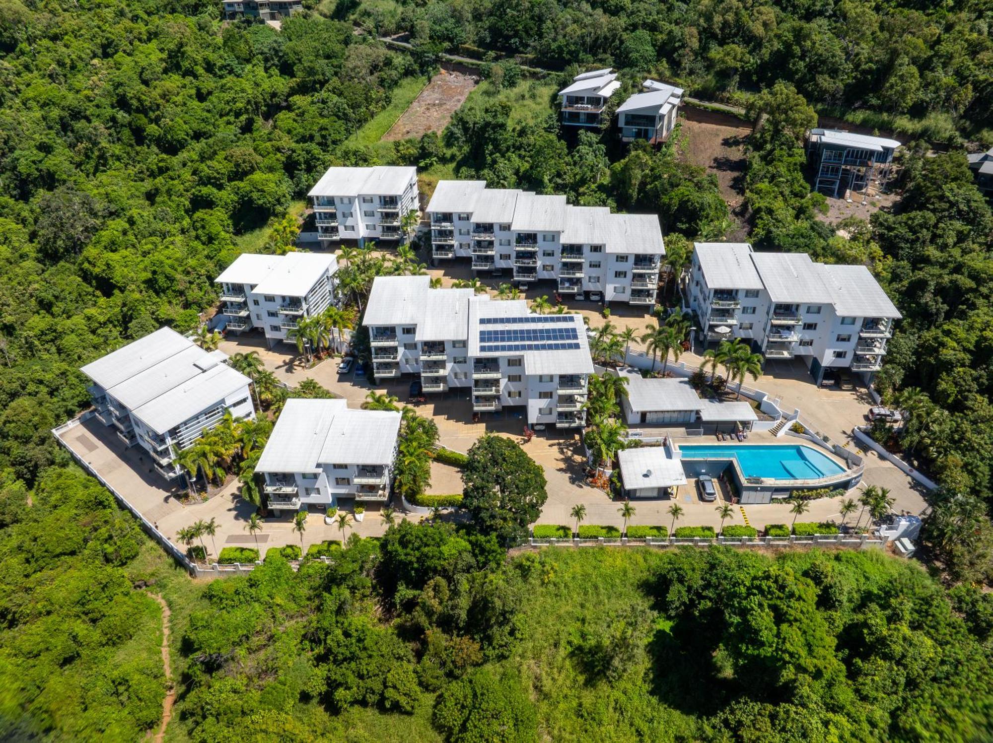 Airlie Summit Apartments Airlie Beach Exterior photo