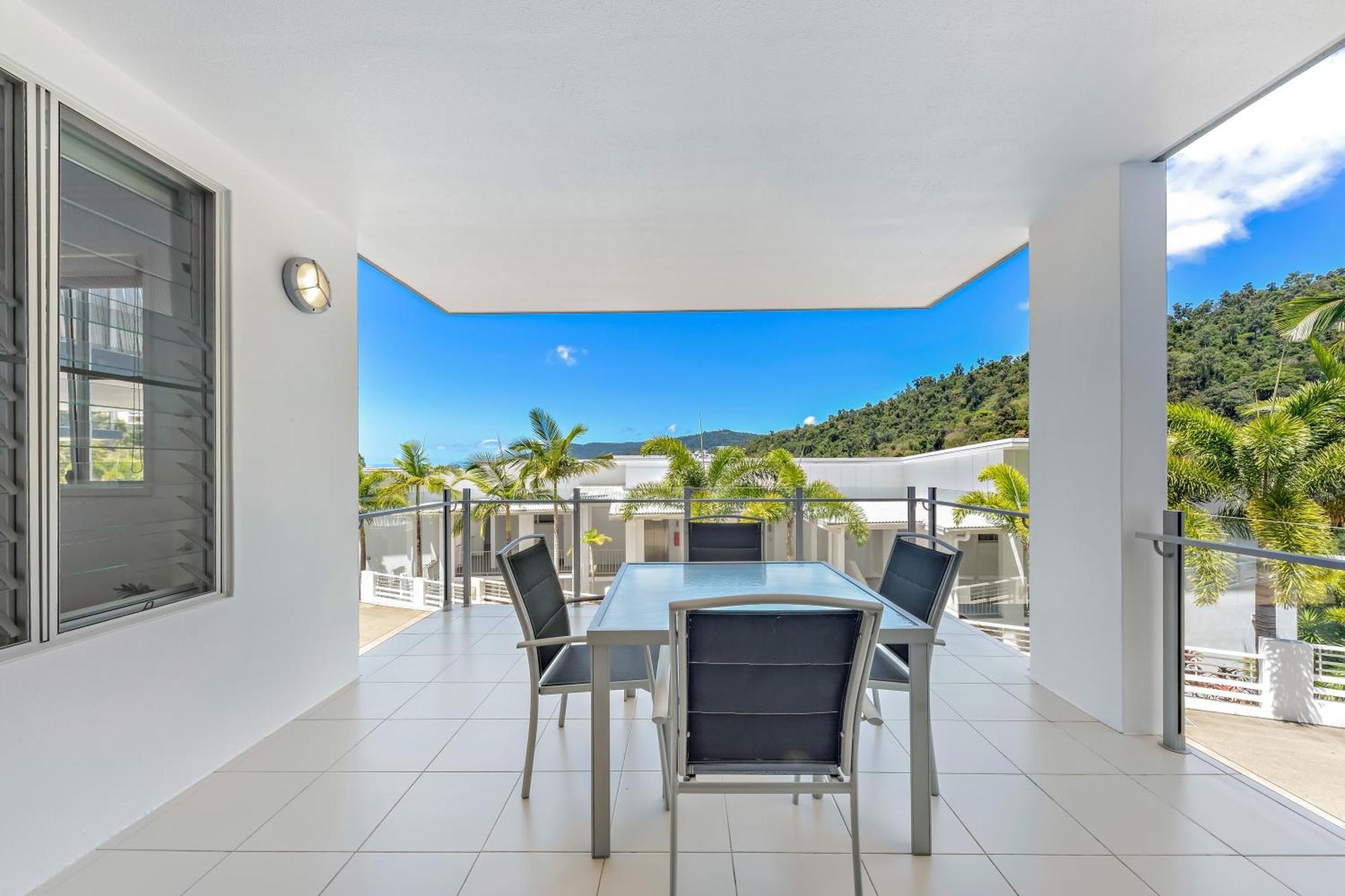 Airlie Summit Apartments Airlie Beach Exterior photo