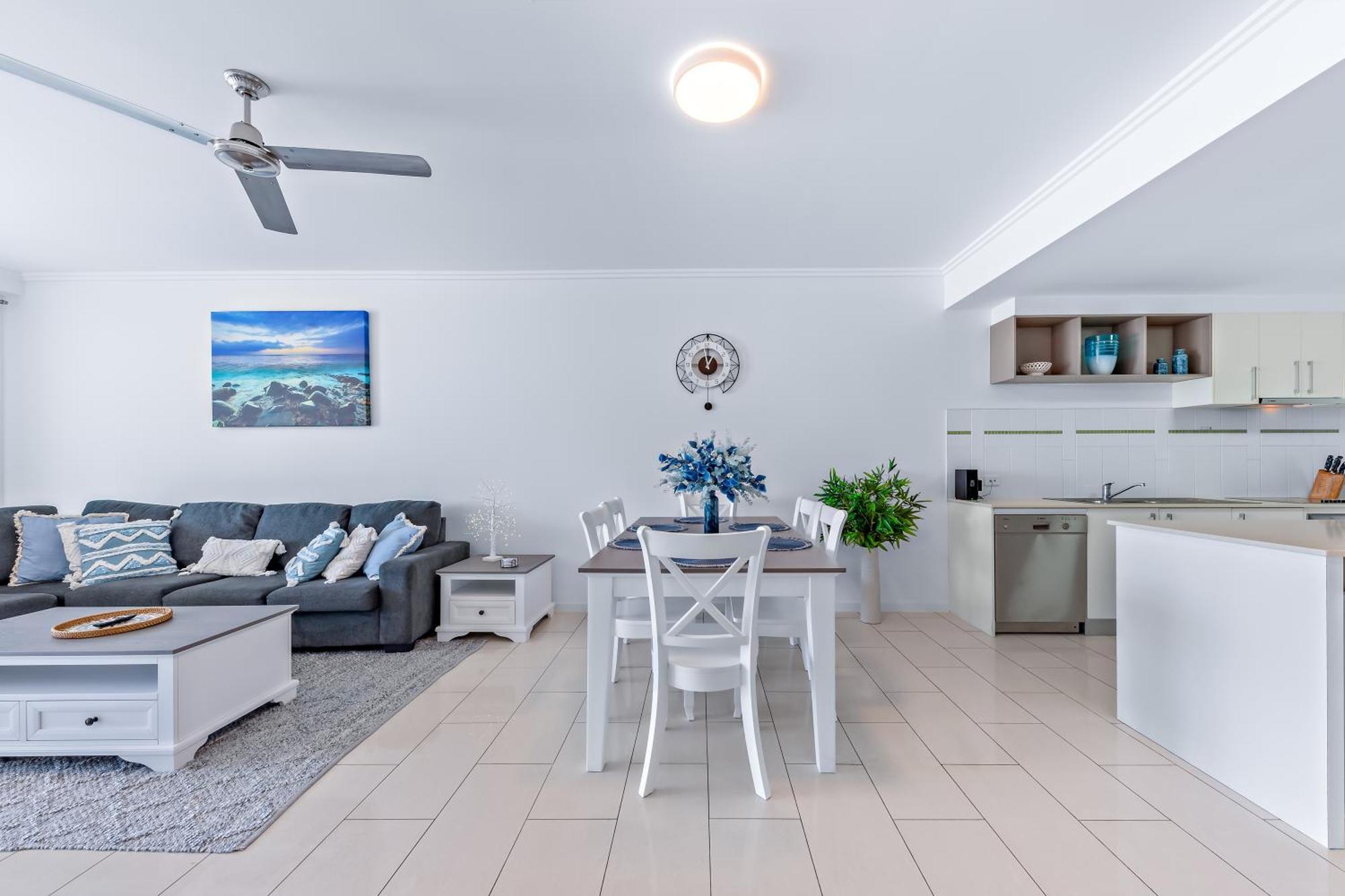 Airlie Summit Apartments Airlie Beach Exterior photo