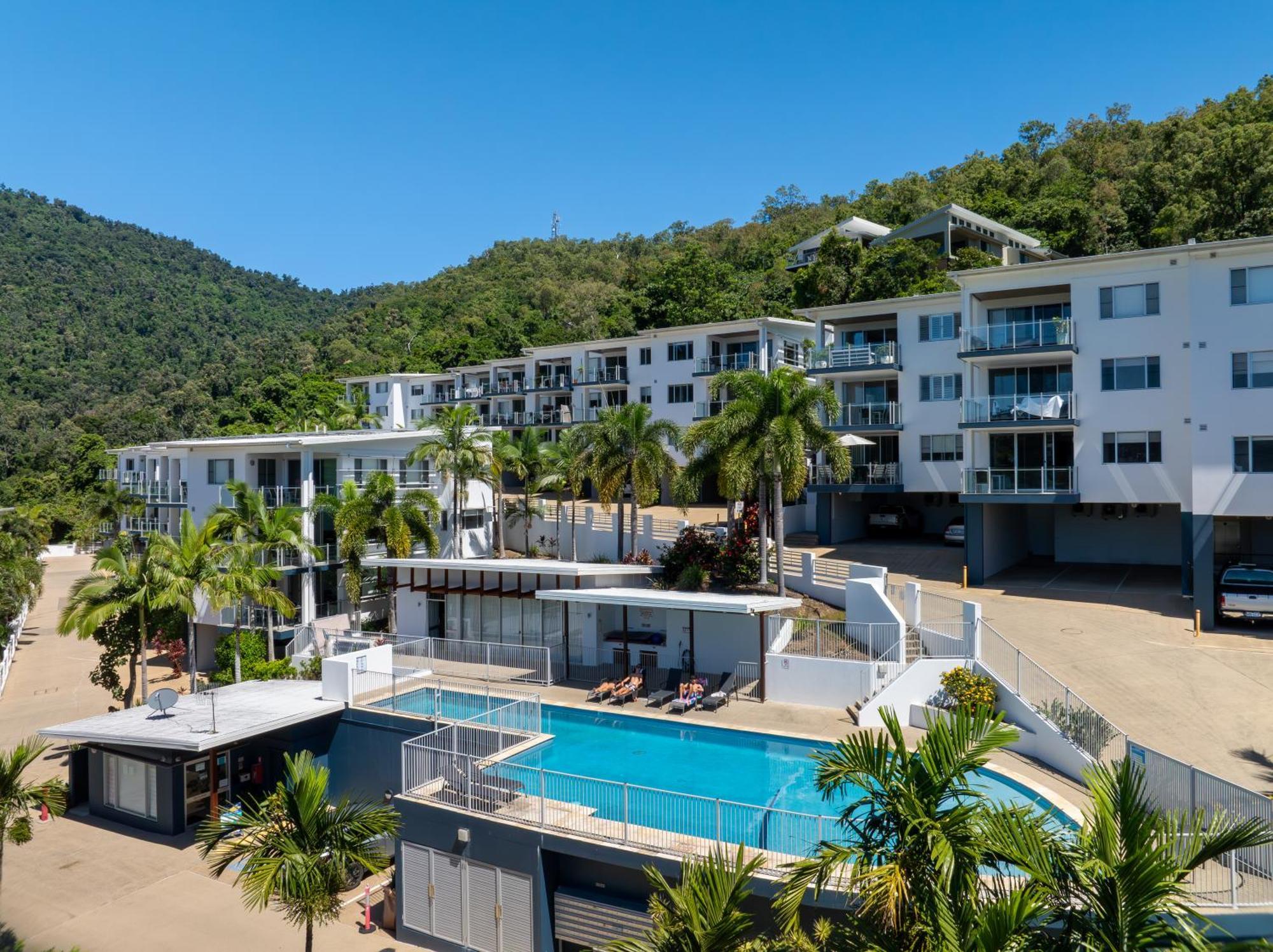 Airlie Summit Apartments Airlie Beach Exterior photo