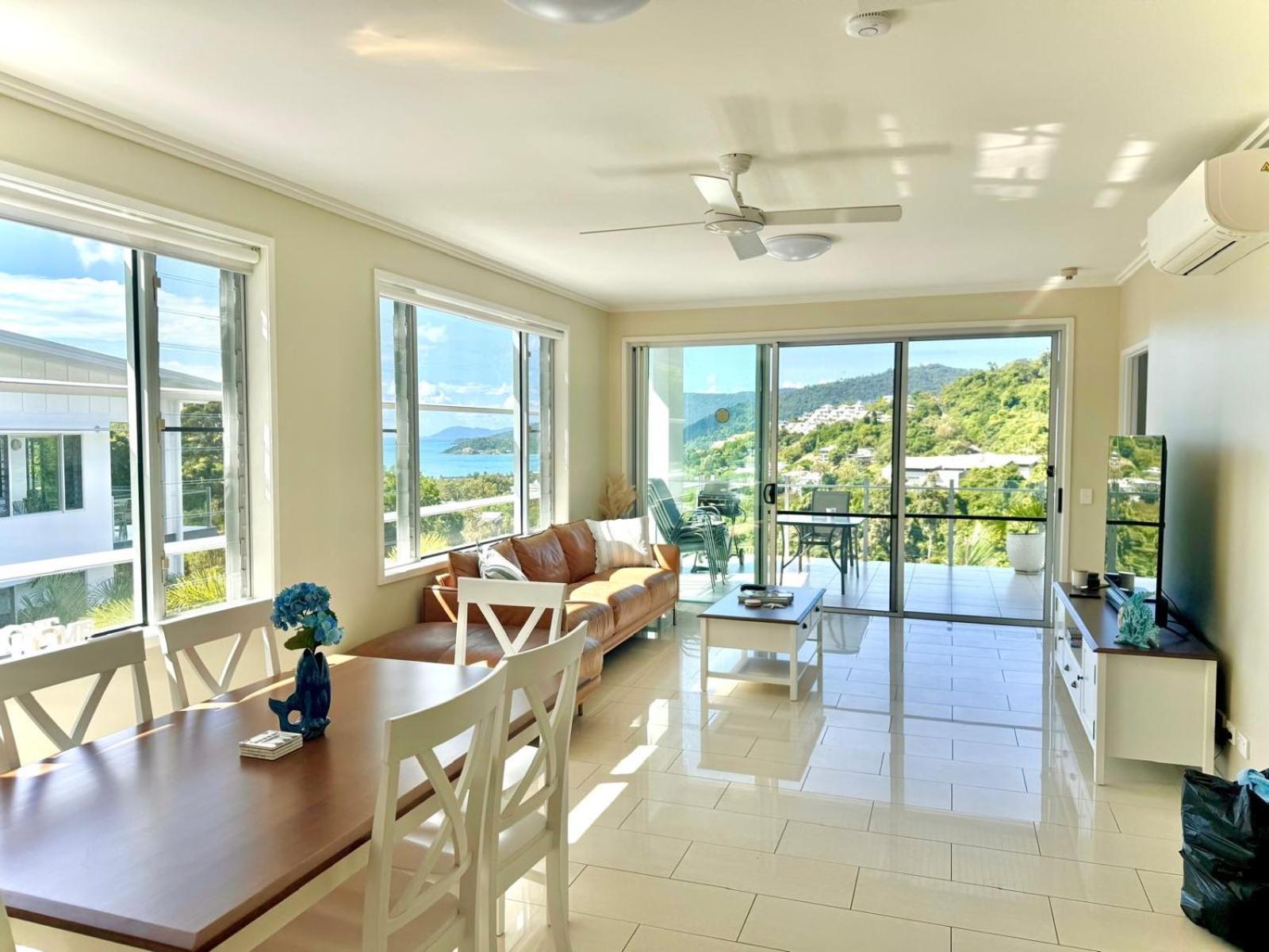 Airlie Summit Apartments Airlie Beach Exterior photo